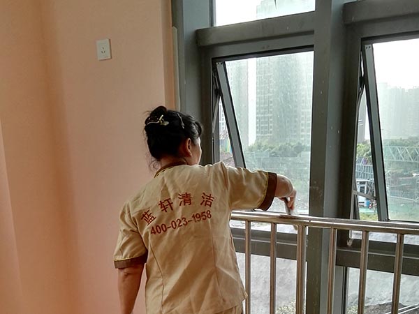 沙坪壩開荒保潔公司作業(yè)標準 